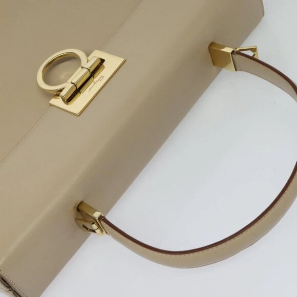 Salvatore Ferragamo Gancini Hand Bag Leather 2way Beige Gold Auth 125026 - Picture 10 of 16